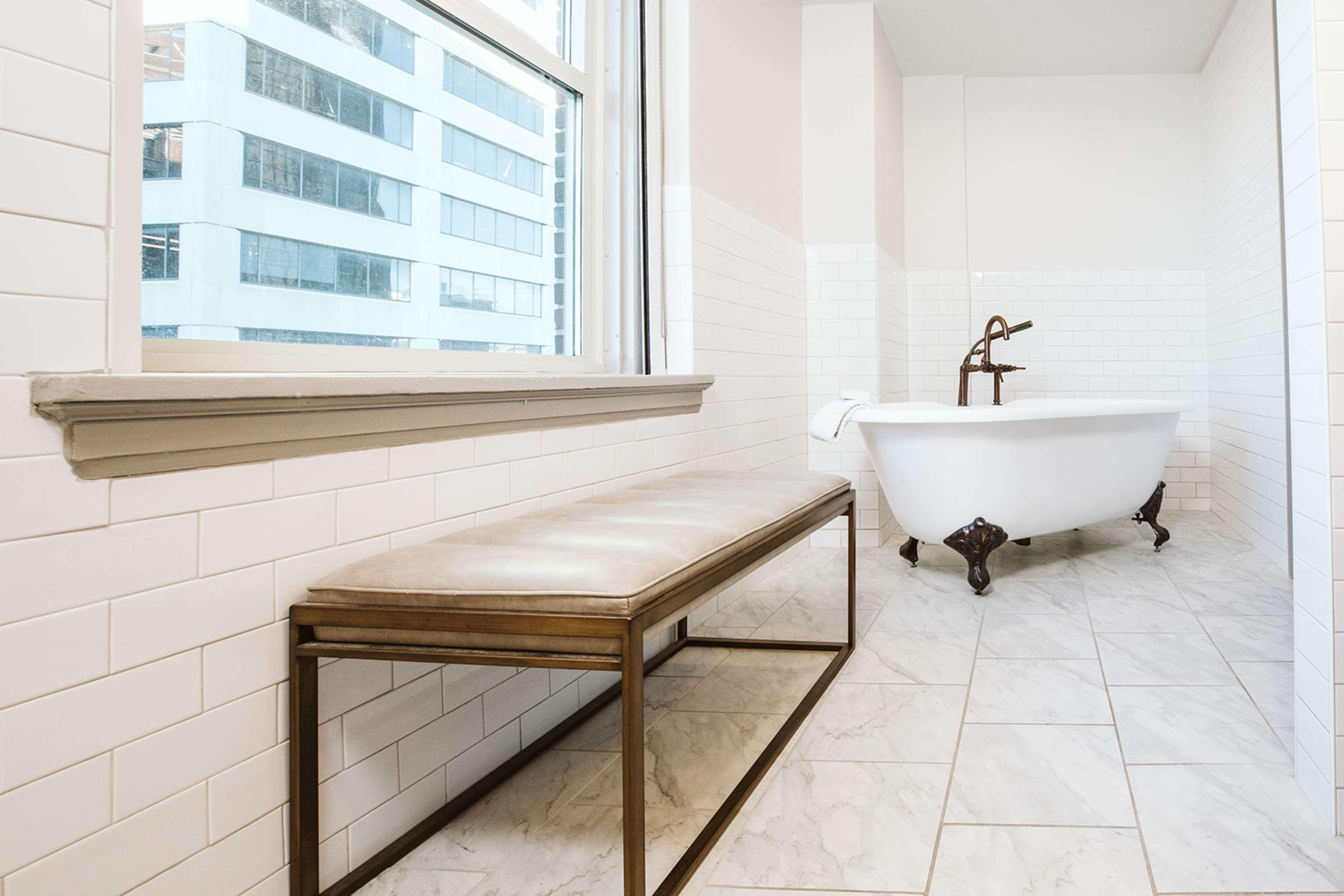 Hotel Phillips Kansas City, Curio Collection By Hilton 4*