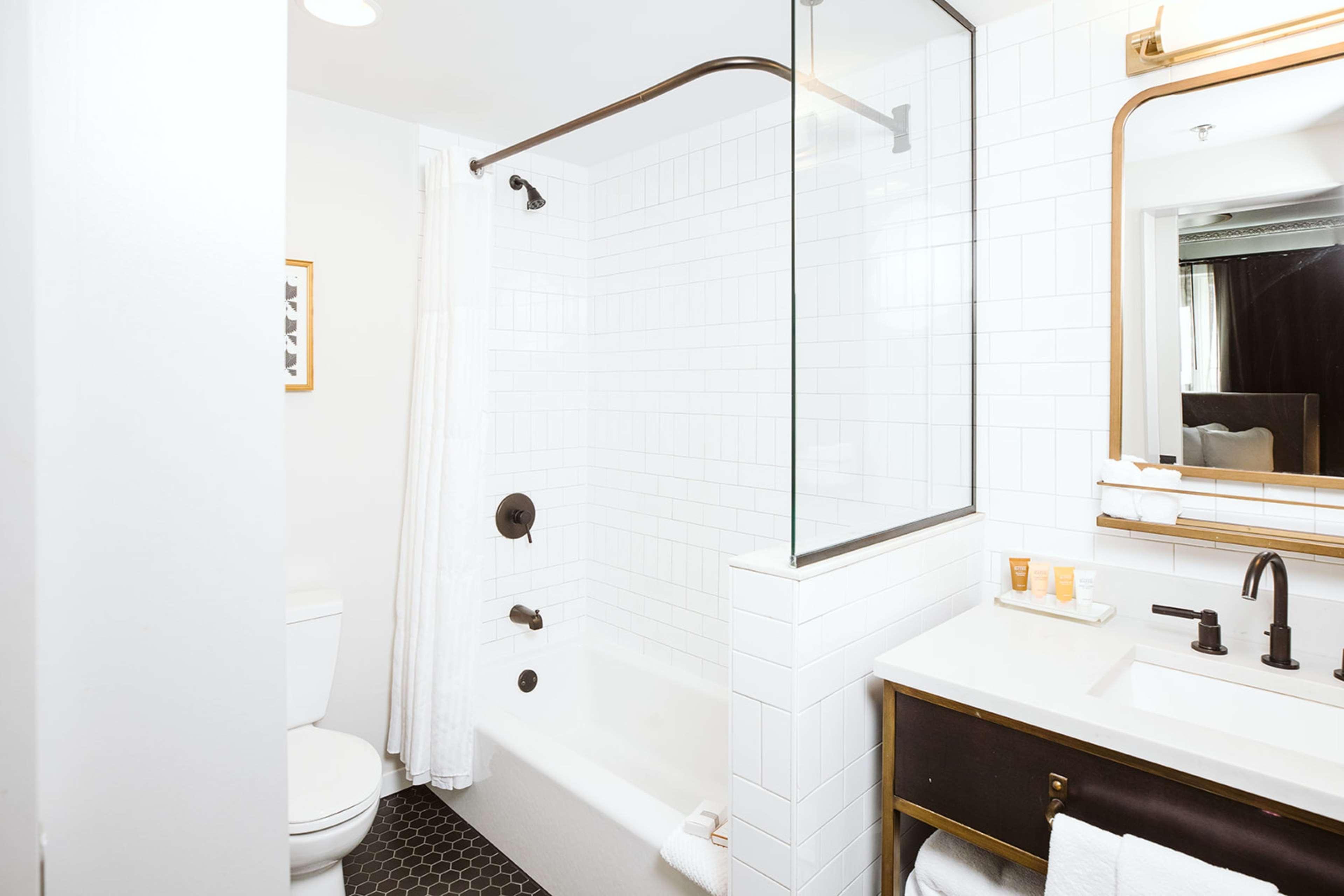 Phillips Kansas City, Curio Collection By Hilton 4* Kansas City