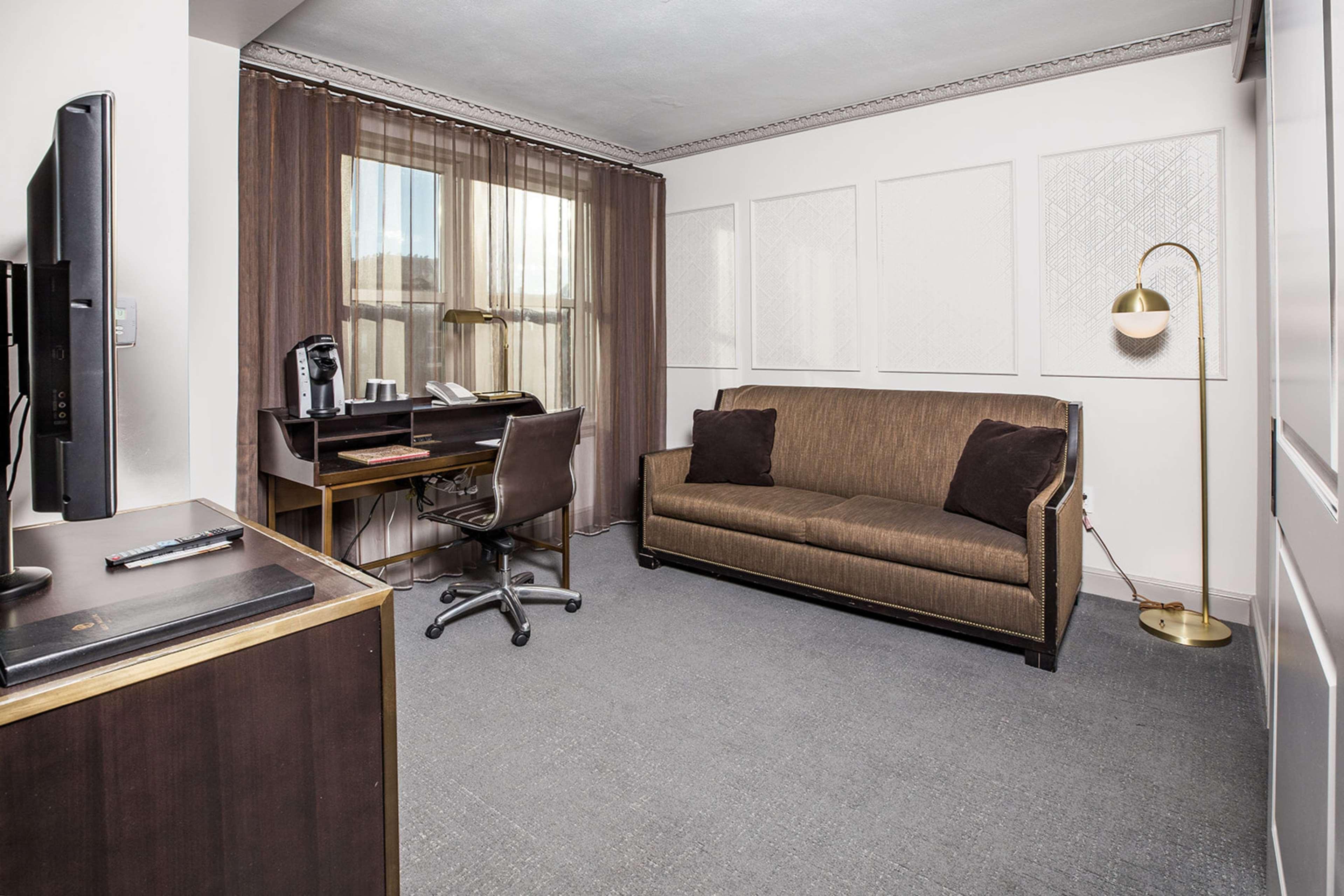 Phillips Kansas City, Curio Collection By Hilton Hotel