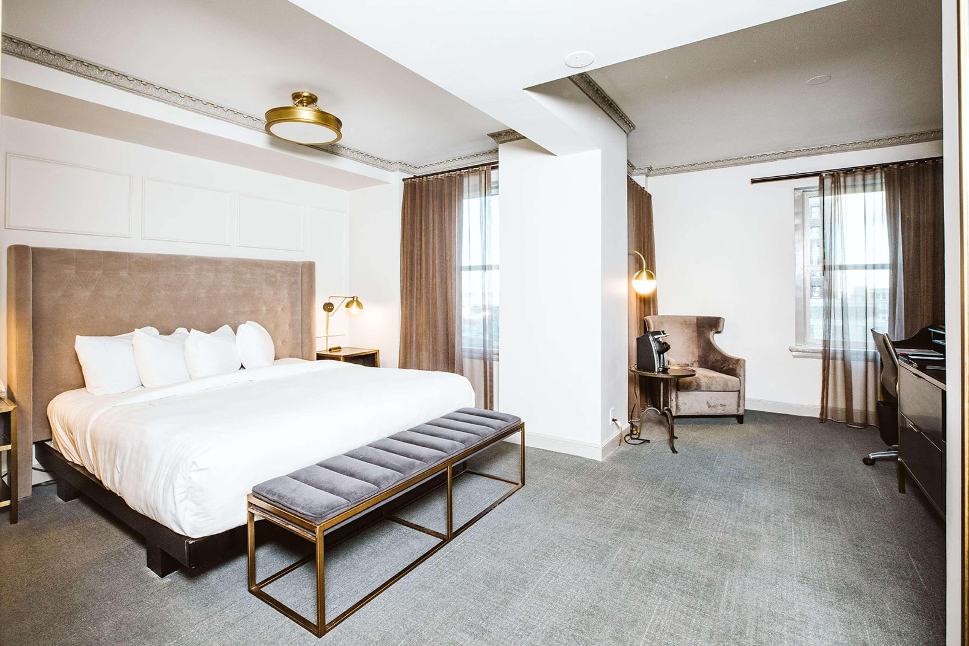 Phillips Kansas City, Curio Collection By Hilton Hotel 4*