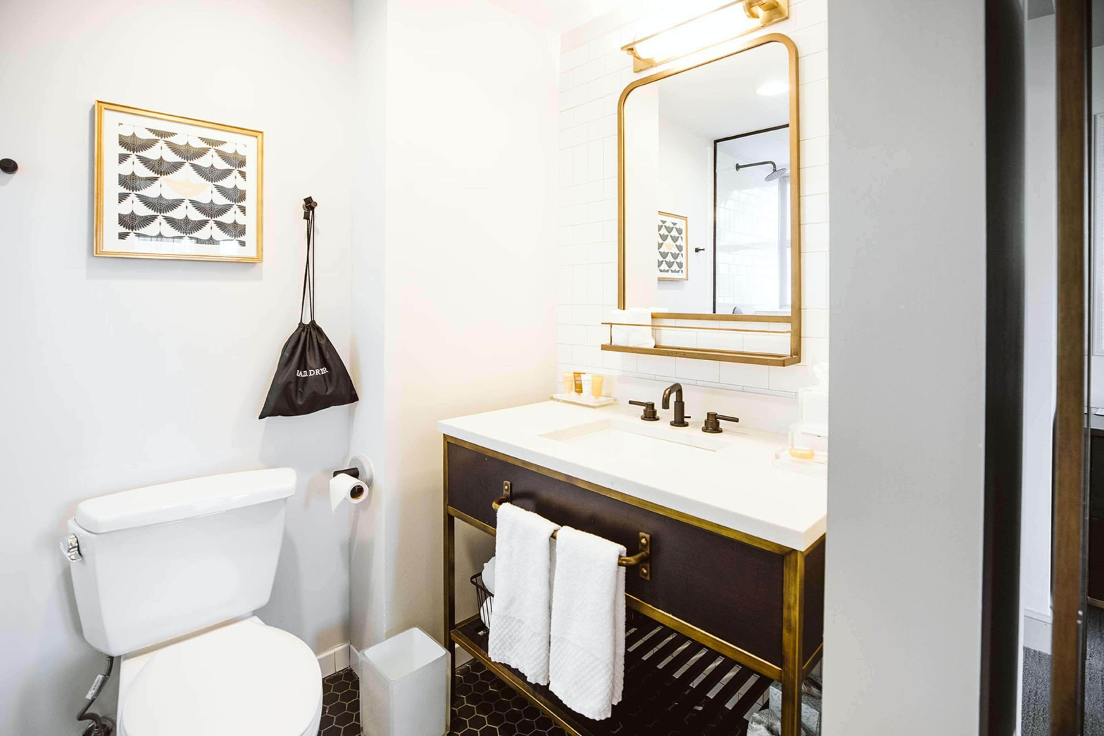 Phillips Kansas City, Curio Collection By Hilton 4* Kansas City