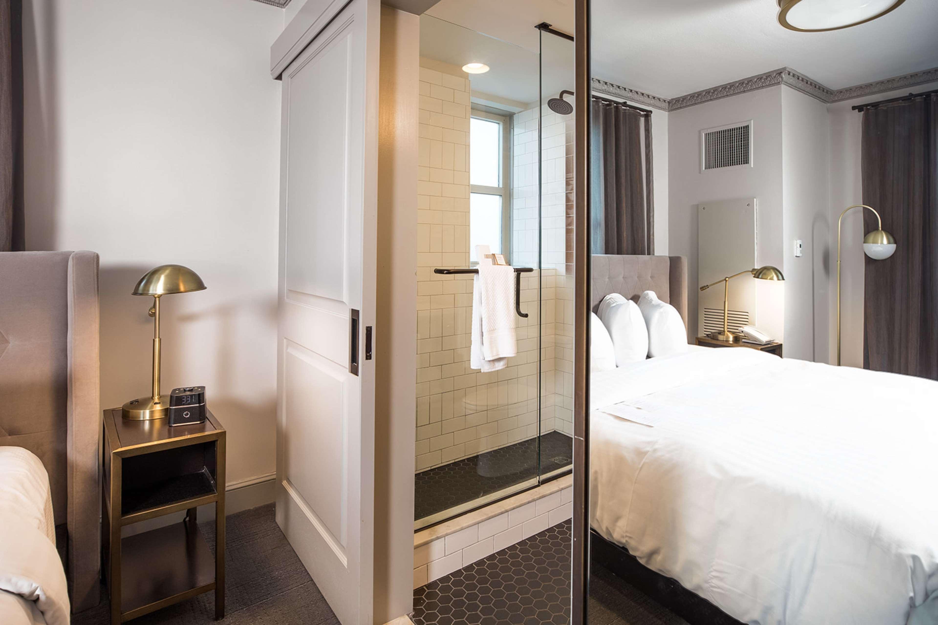 Hotel Phillips Kansas City, Curio Collection By Hilton 4*