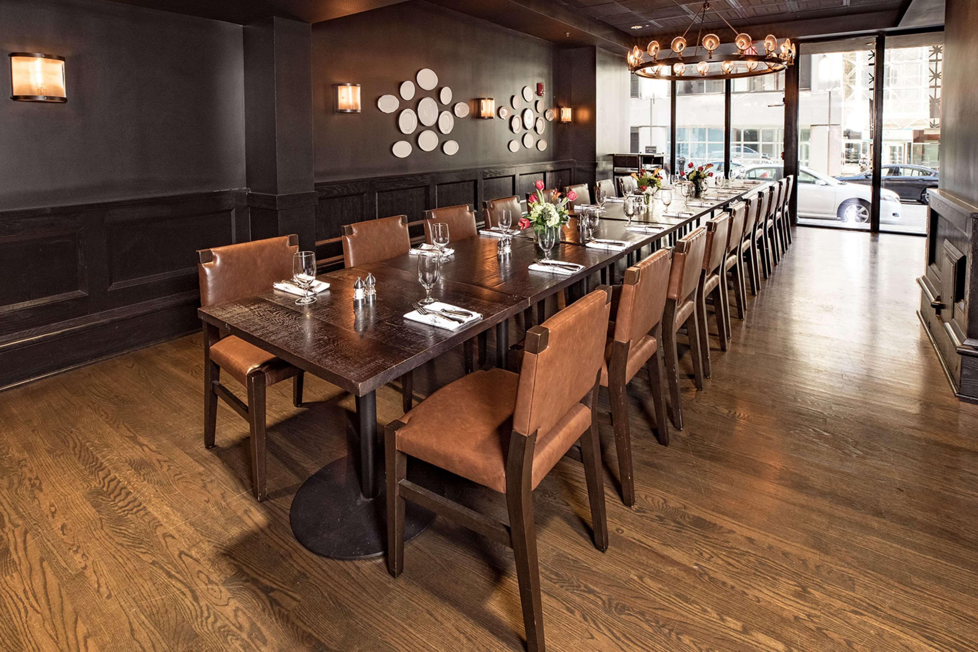 Phillips Kansas City, Curio Collection By Hilton Hotel Kansas City