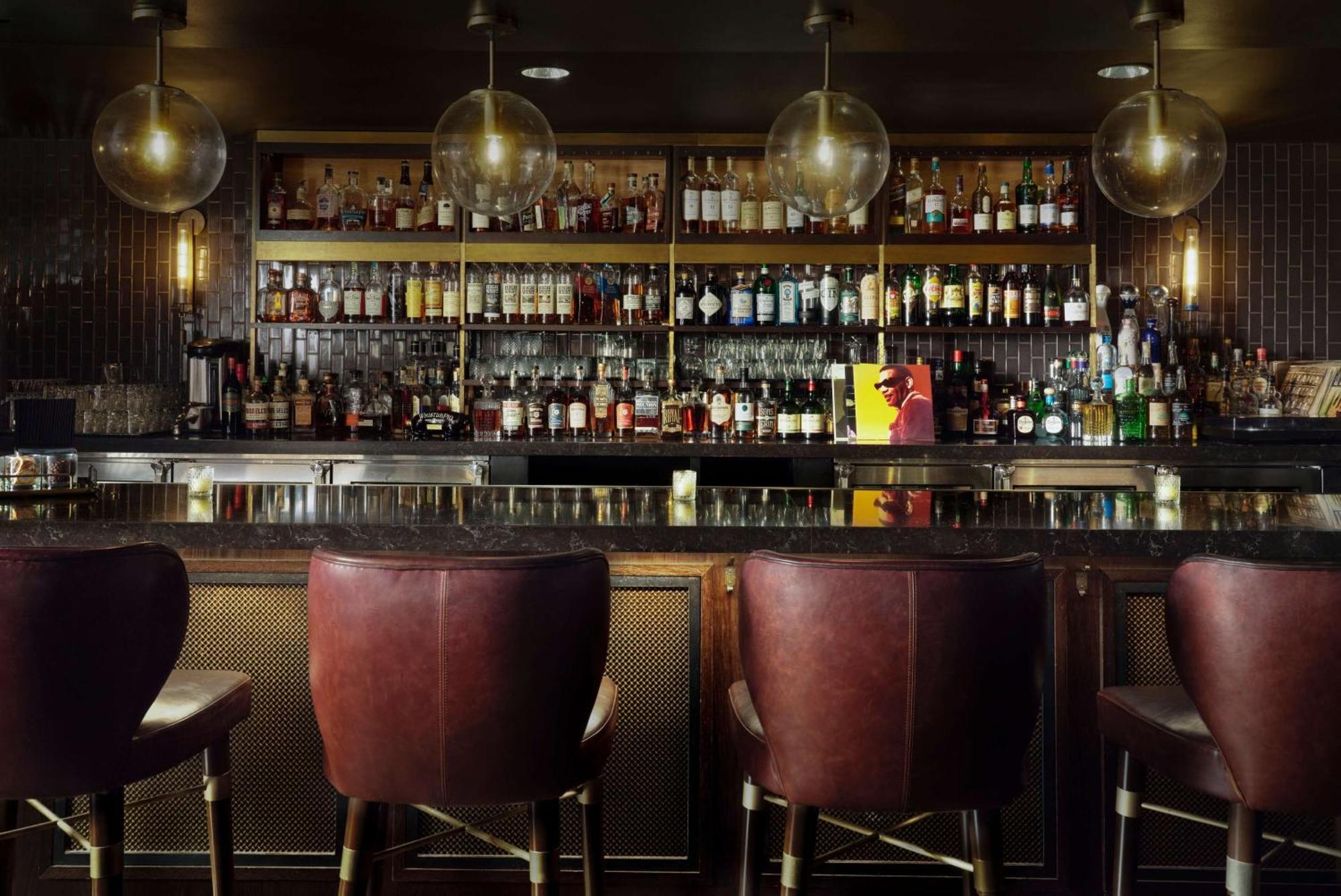 Hotel Phillips Kansas City, Curio Collection By Hilton Kansas City