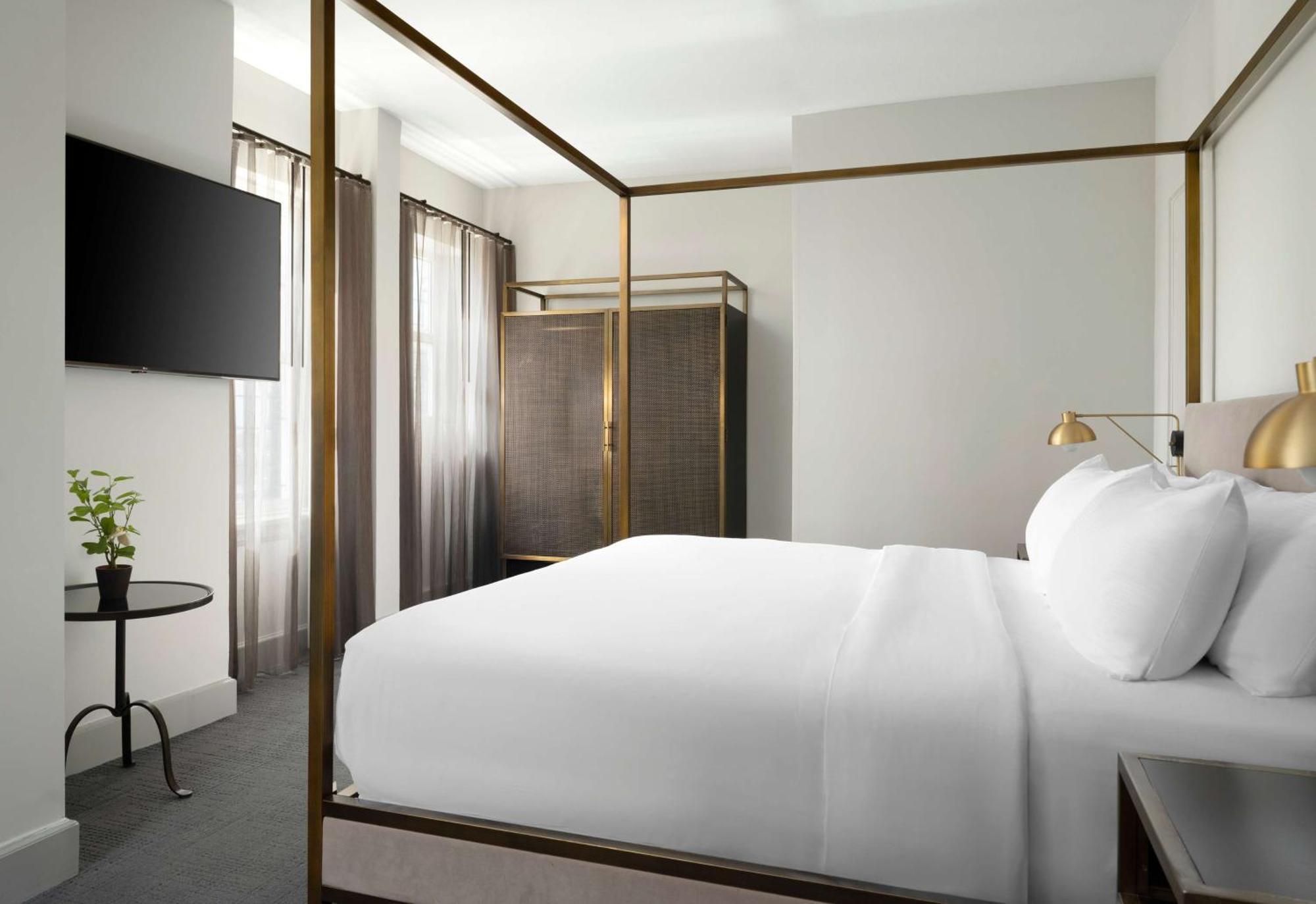 Phillips Kansas City, Curio Collection By Hilton 4* Kansas City