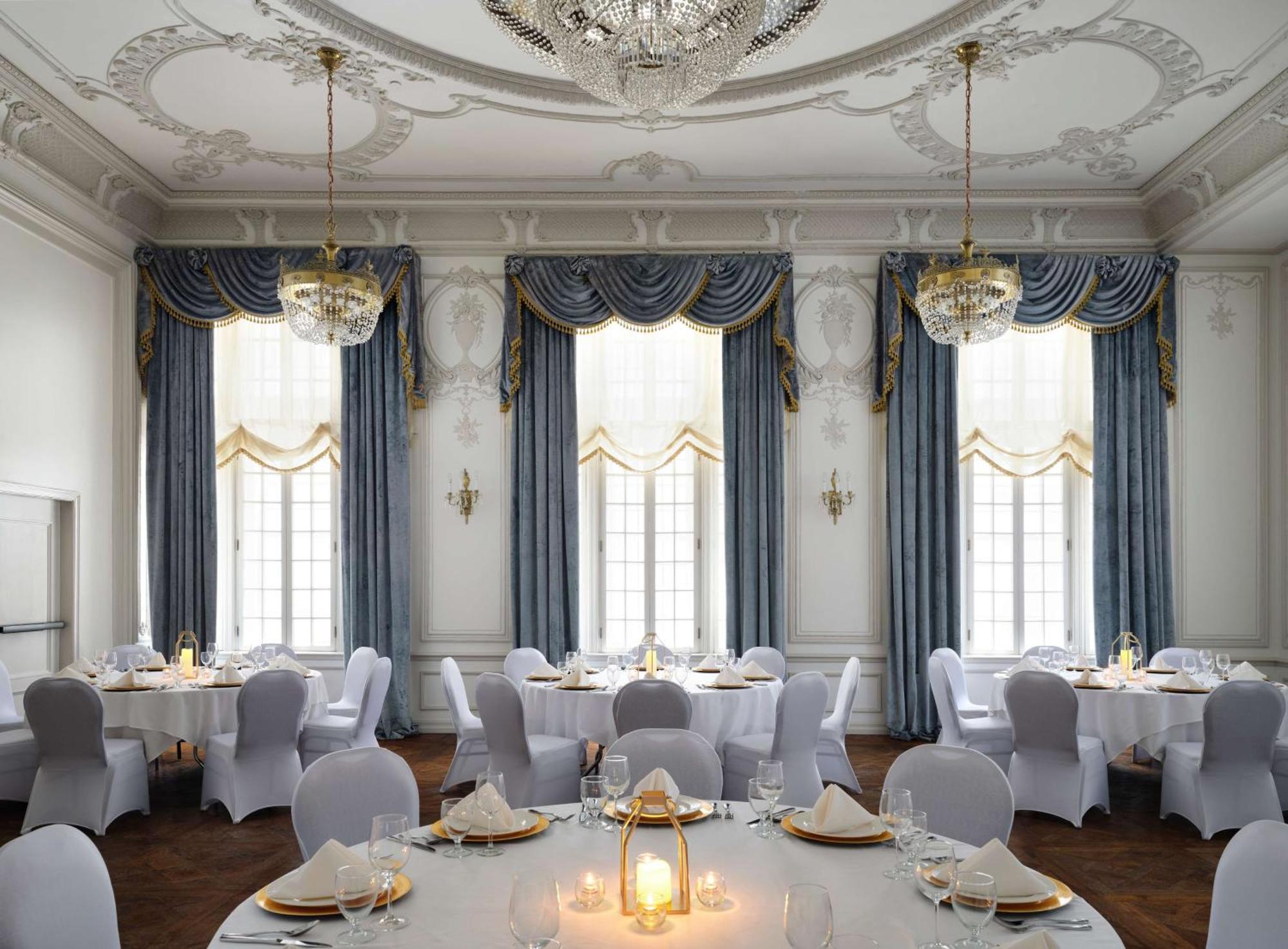 Hotel Phillips Kansas City, Curio Collection By Hilton