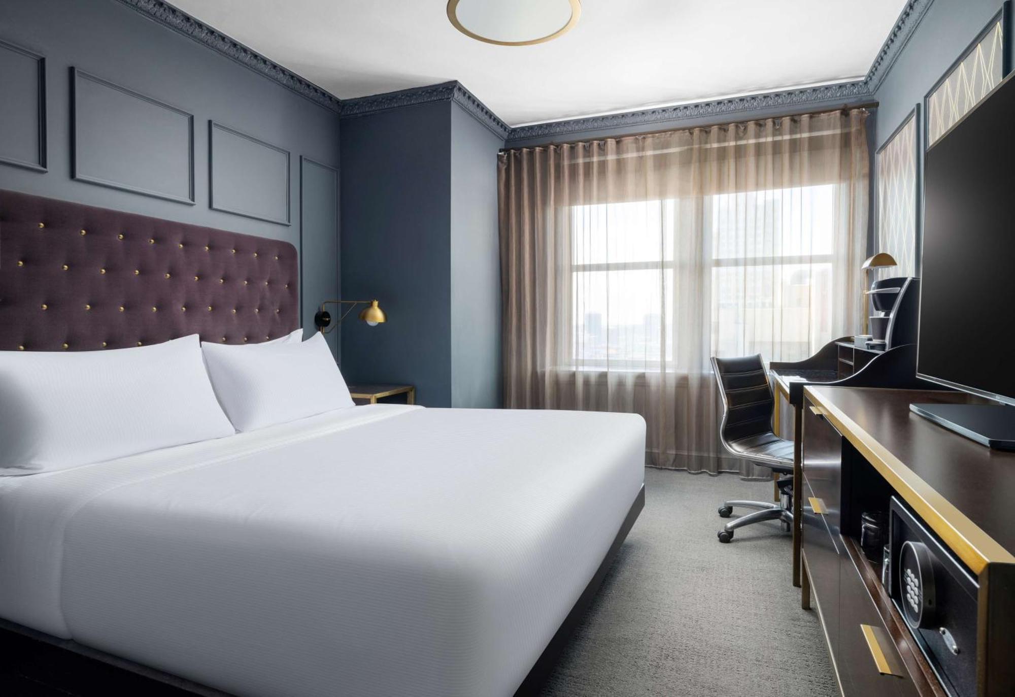 Phillips Kansas City, Curio Collection By Hilton Hotel 4*