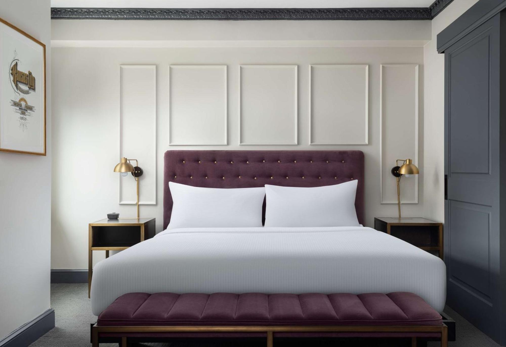 Hotel Phillips Kansas City, Curio Collection By Hilton Kansas City