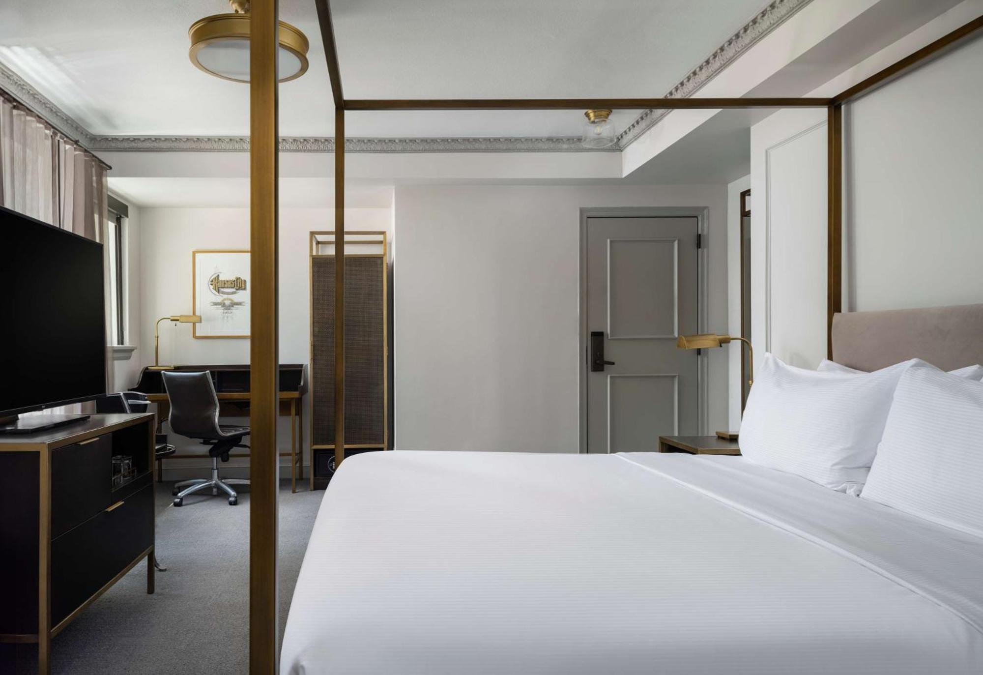 Phillips Kansas City, Curio Collection By Hilton Hotel