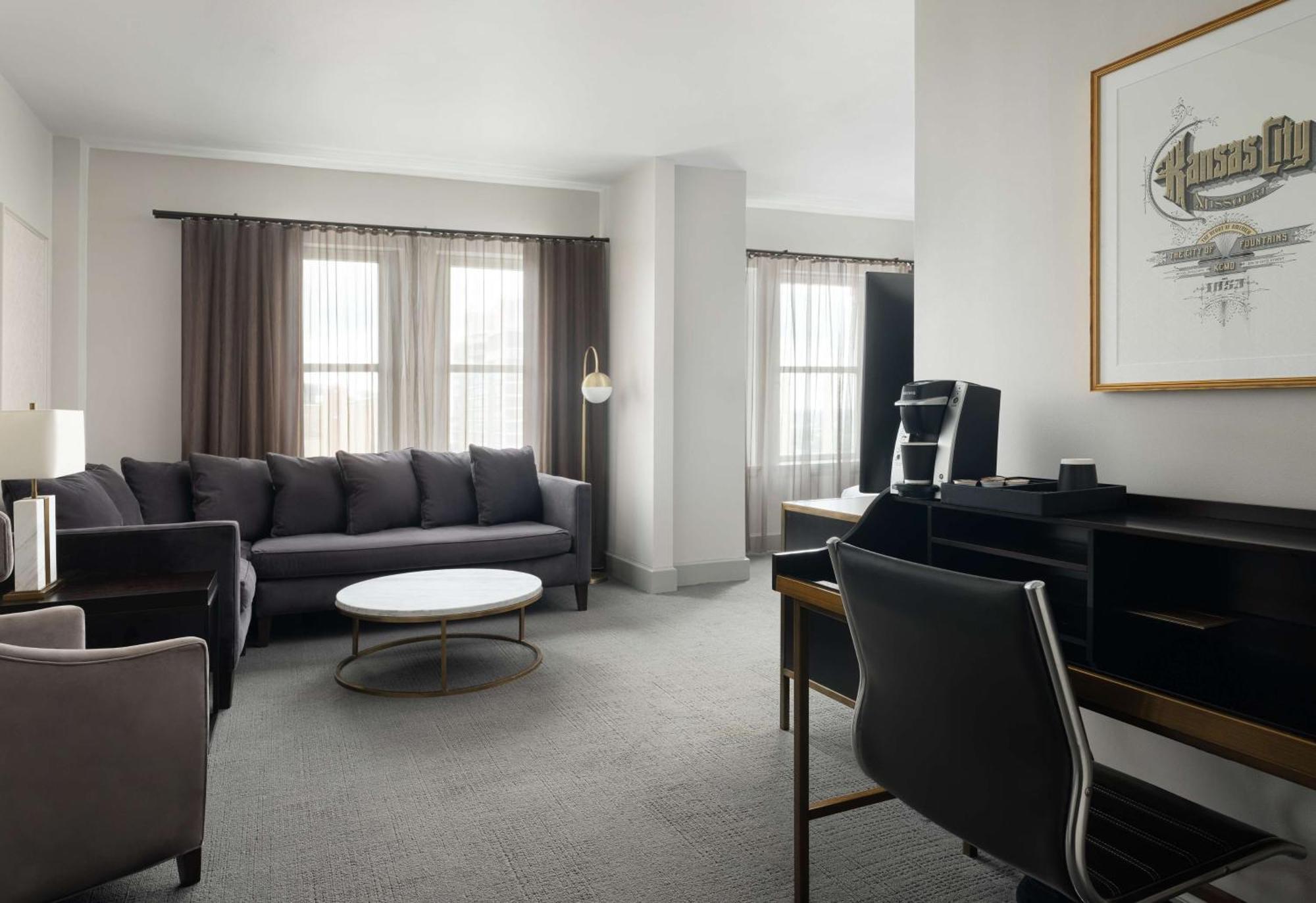 Phillips Kansas City, Curio Collection By Hilton Kansas City
