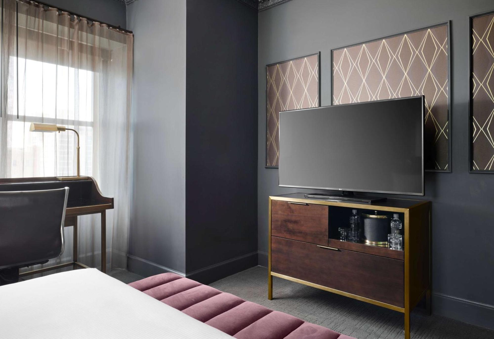 Phillips Kansas City, Curio Collection By Hilton Kansas City