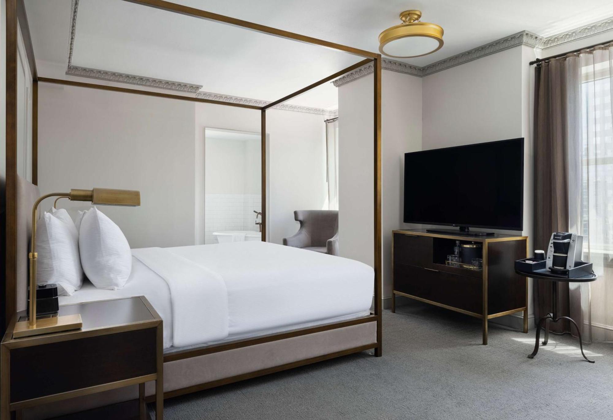 Phillips Kansas City, Curio Collection By Hilton 4* Kansas City