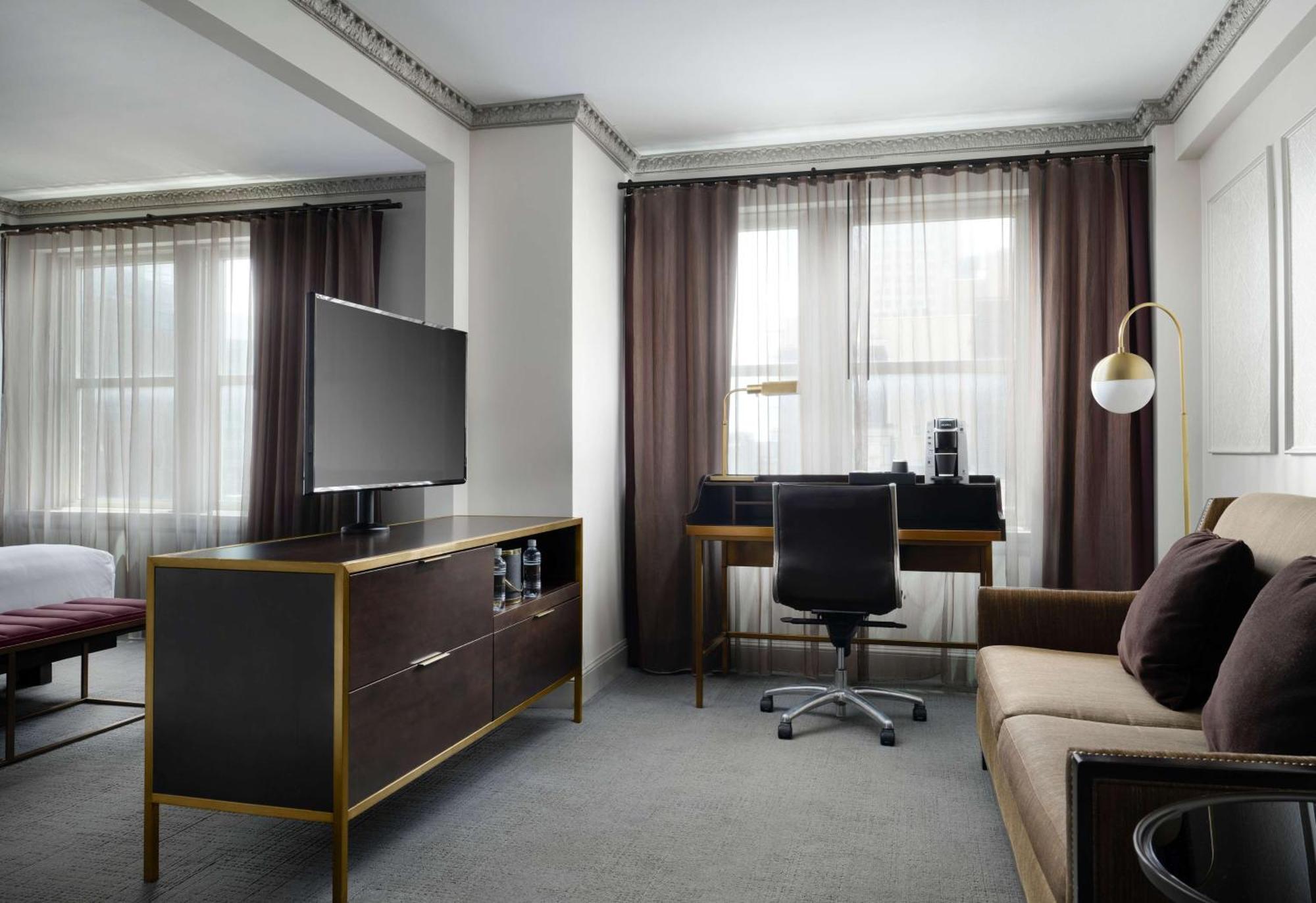 Phillips Kansas City, Curio Collection By Hilton