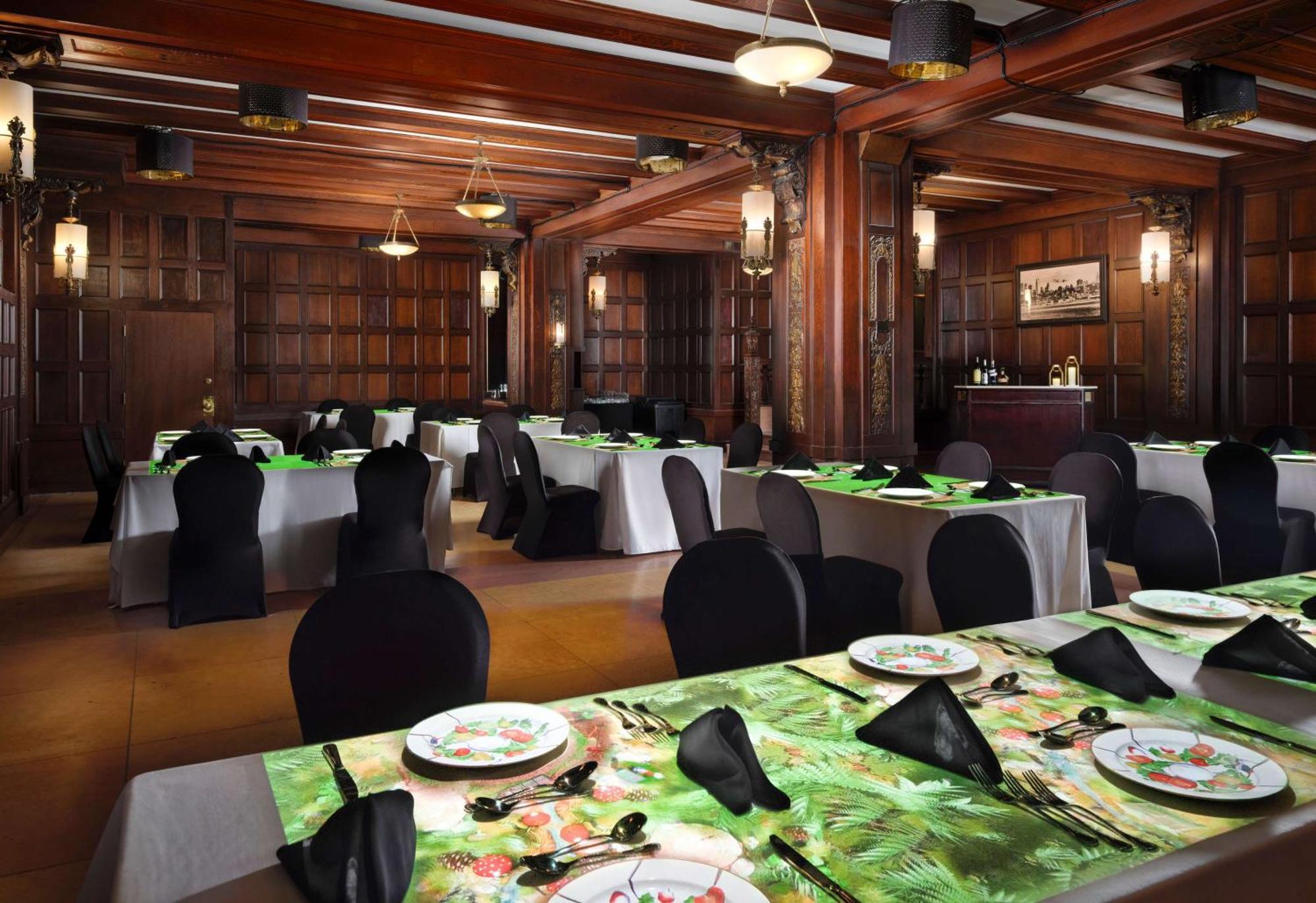 Hotel Phillips Kansas City, Curio Collection By Hilton 4*