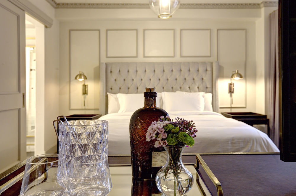 Phillips Kansas City, Curio Collection By Hilton 4*