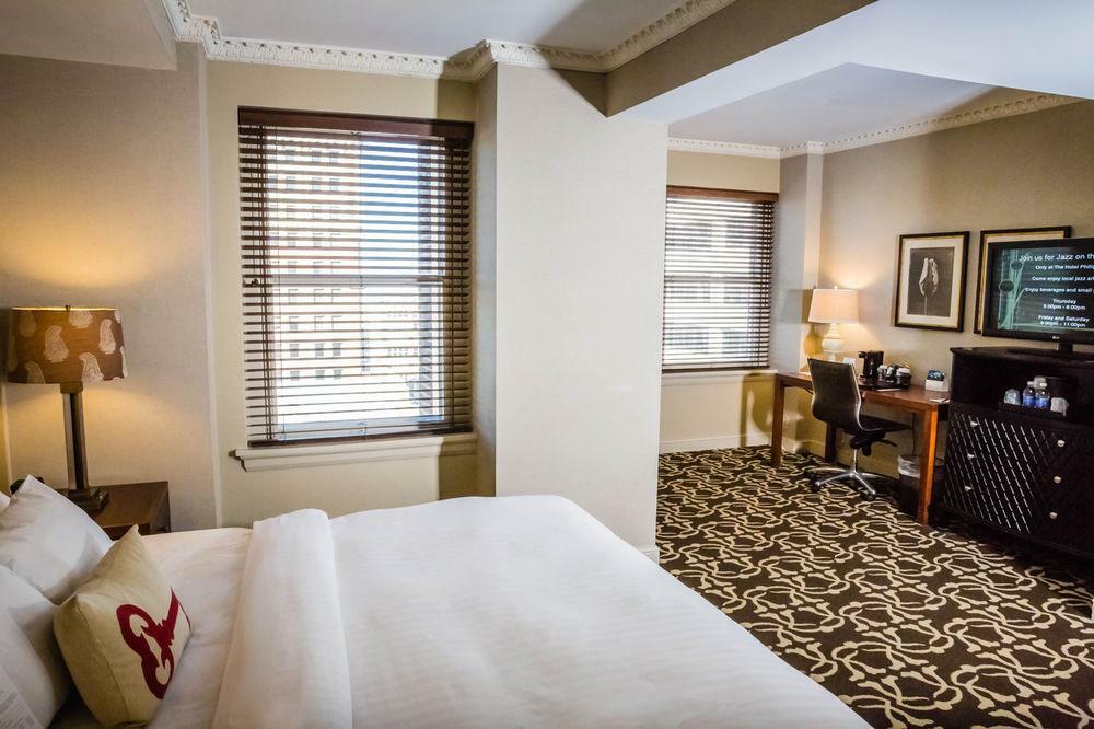 Phillips Kansas City, Curio Collection By Hilton Hotel 4*