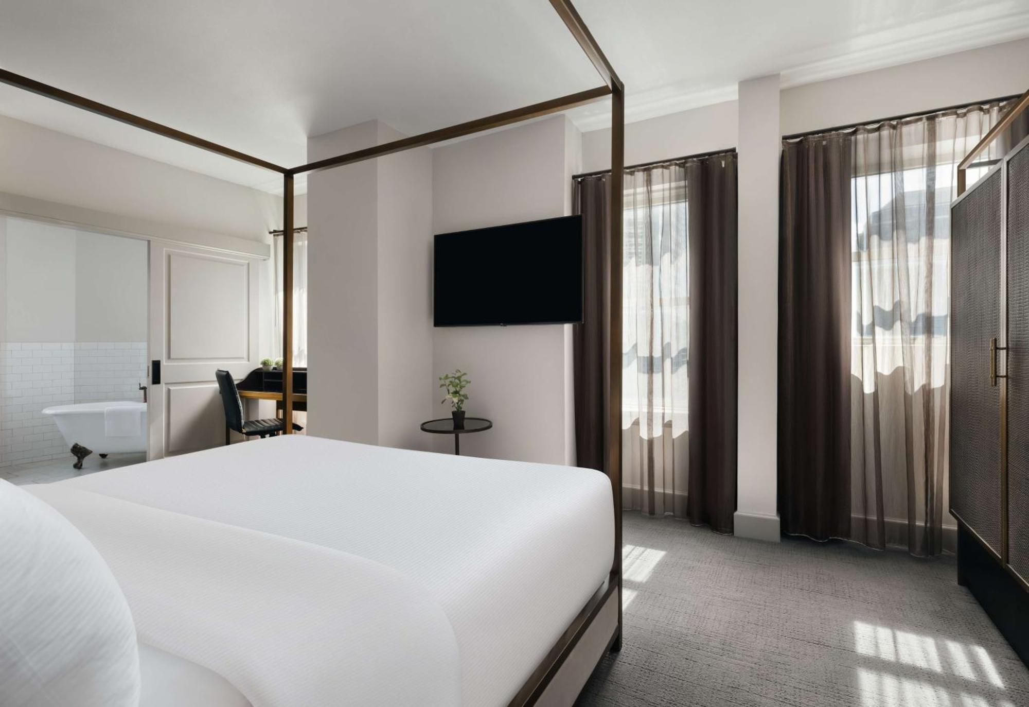 Phillips Kansas City, Curio Collection By Hilton Hotel 4*